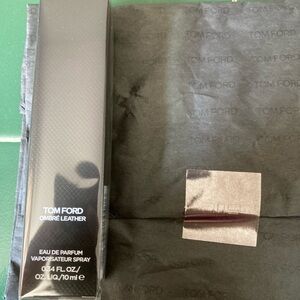 Tom Ford Ombre leather Eau de Parfum.
